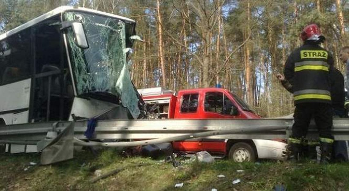 Wypadek autokaru w zachodniopomorskim. Ponad 20 osób rannych