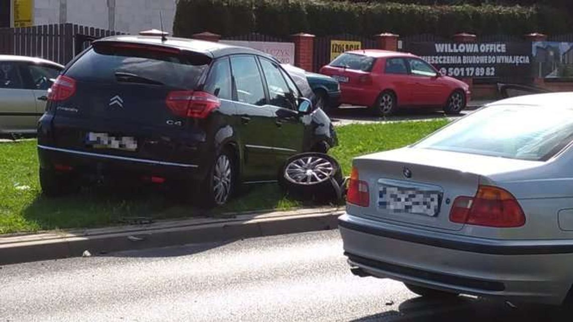 Wypadek BMW i citroena na ul. Willowej (zdjęcia)
