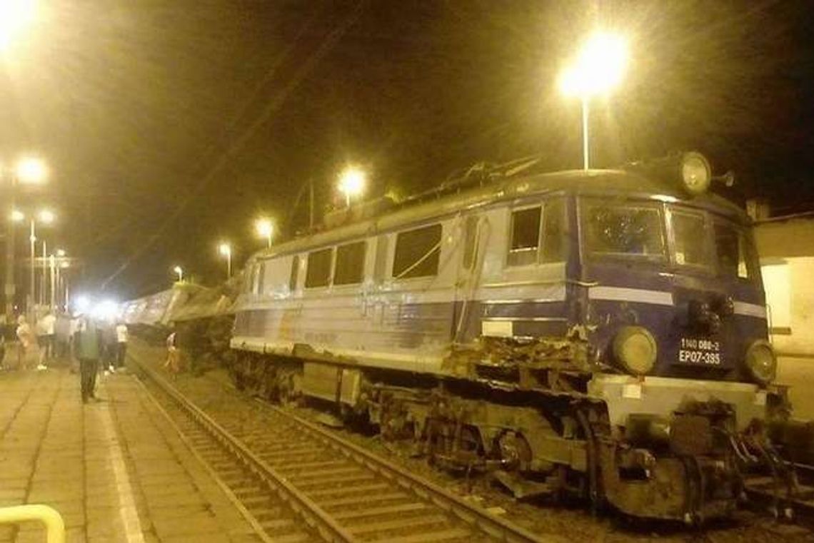 Wypadek kolejowy w Smętowie na Pomorzu. Dwa pociągi na jednym torze