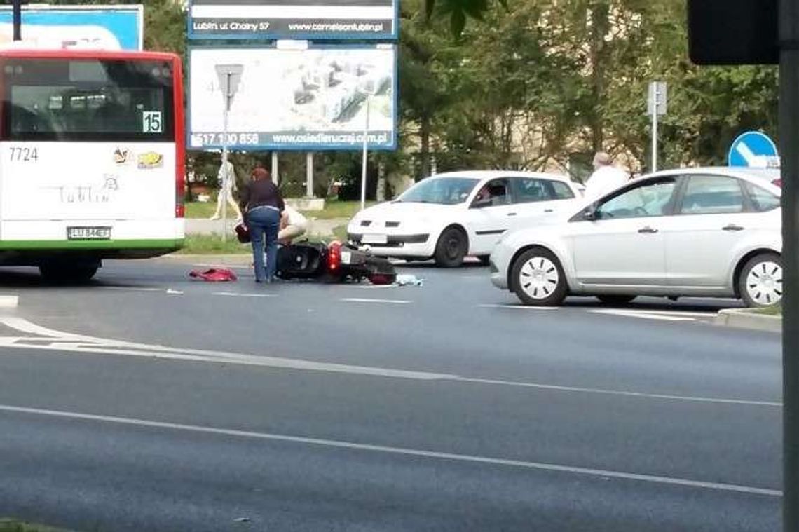 Wypadek na al. Kompozytorów Polskich. Samochód zderzył się ze skuterem