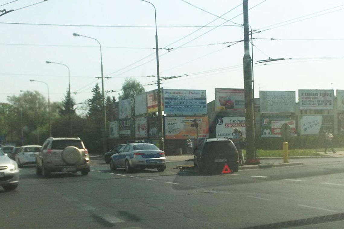 Wypadek na al. Kraśnickiej w Lublinie. Dziecko trafiło do szpitala Wypadek na al. Kraśnickiej w Lublinie. Dziecko trafiło do szpitala