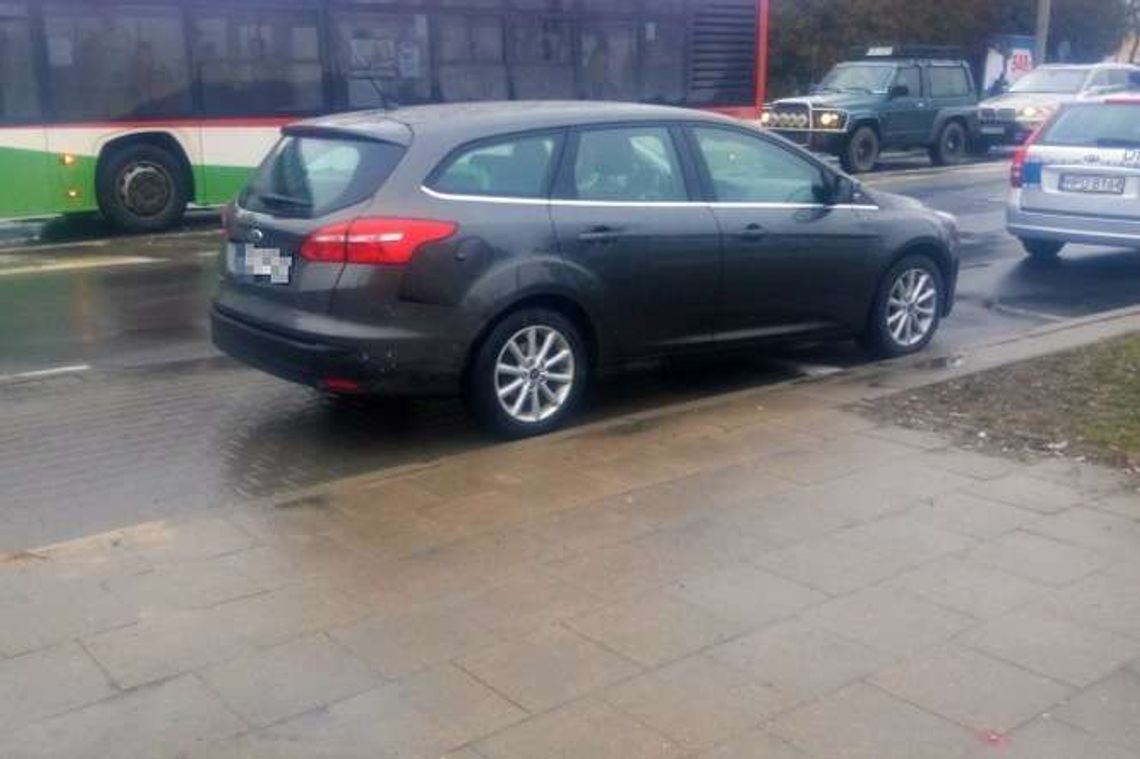 Wypadek na al. Kraśnickiej. Zderzenie dwóch samochodów