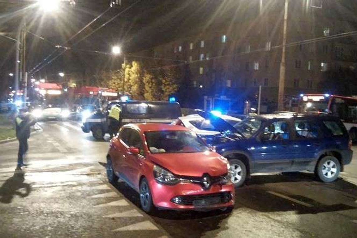 Wypadek na Al. Racławickich. Zderzyły się dwa samochody