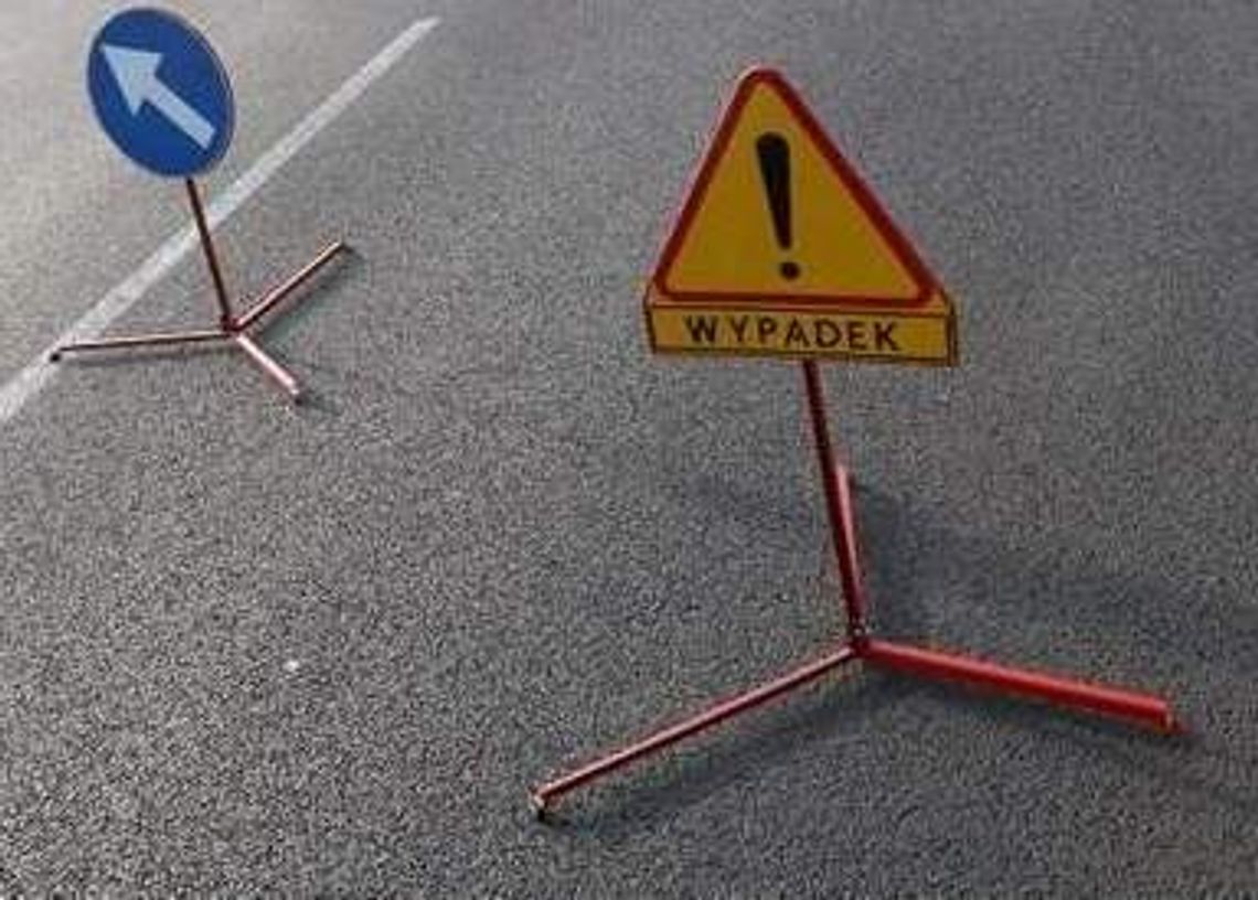 Wypadek na al. Solidarności, samochód wjechał w pieszego