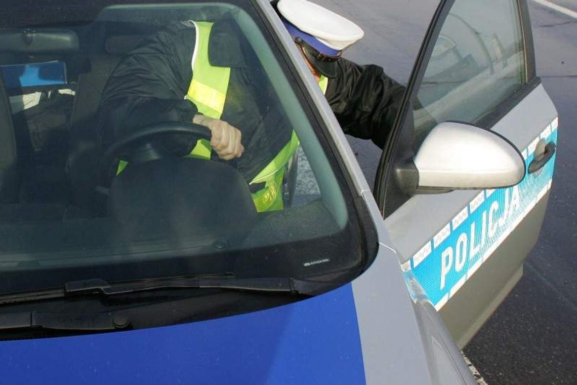 Wypadek na al. Solidarności. Toyota zderzyła się z mercedesem