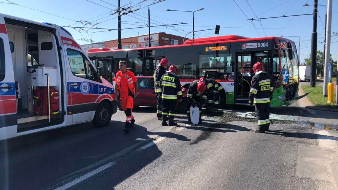 Wypadek na al. Unii Lubelskiej w Lublinie. Wjechała na czerwonym świetle?