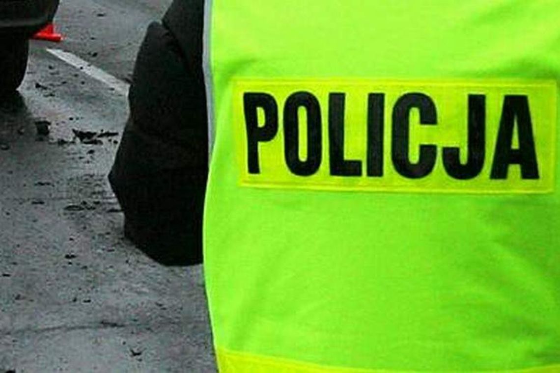 Wypadek na al. Witosa w Lublinie. Samochód uderzył w słup