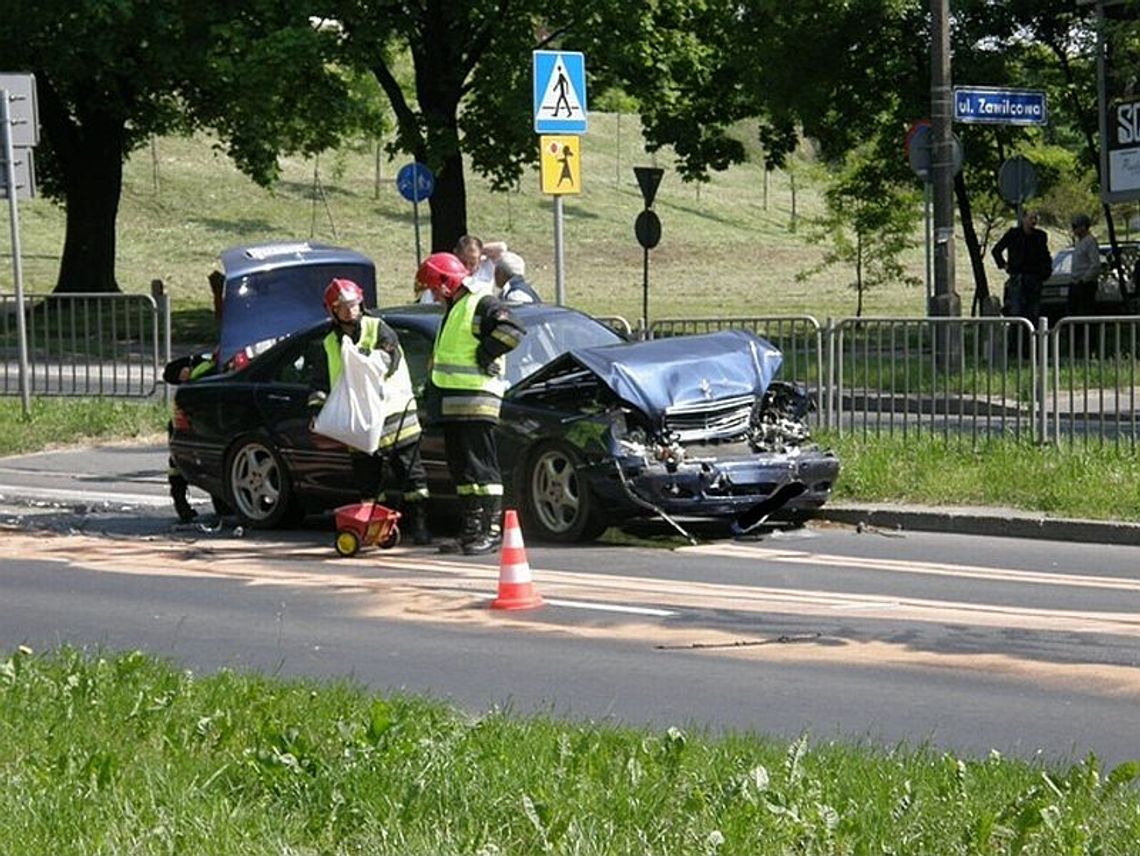 Wypadek na Andersa: Zderzenie dwóch samochodów Wypadek na Andersa: Zderzenie dwóch samochodów