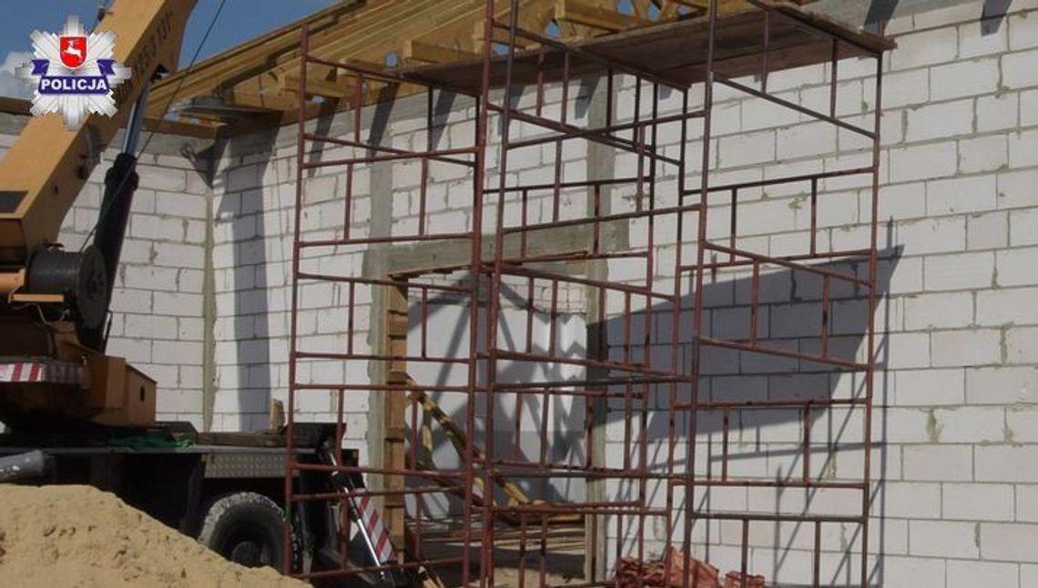 Wypadek na budowie, 38-latek spadł z dachu. W akcji śmigłowiec LPR