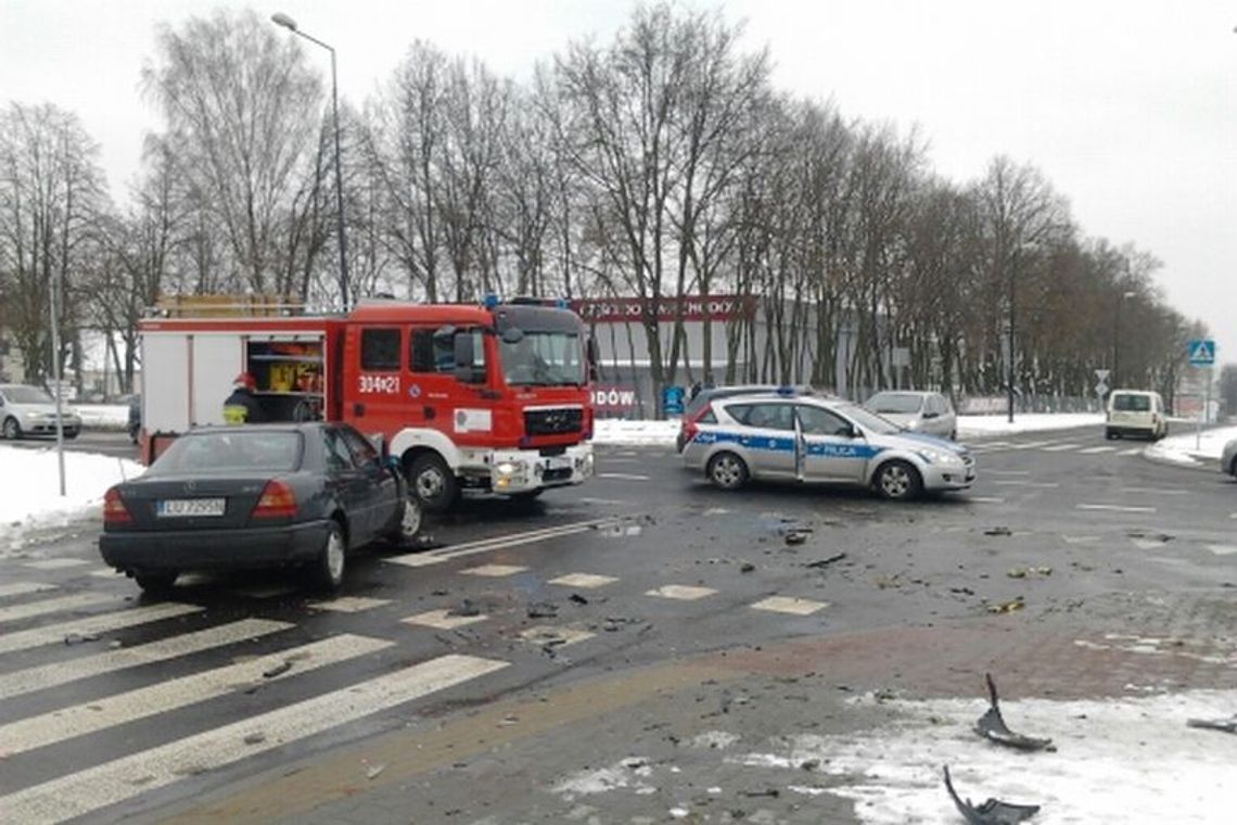 Wypadek na Bursakach. Dwie osoby ranne Wypadek na Bursakach. Dwie osoby ranne