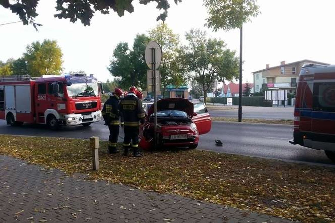 Wypadek na Czechowie. Dwie osoby ranne (zdjęcia)