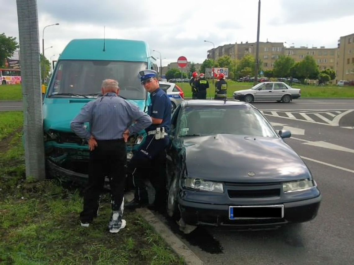 Wypadek na Diamentowej w Lublinie: 5 osób w szpitalu Wypadek na Diamentowej w Lublinie: 5 osób w szpitalu