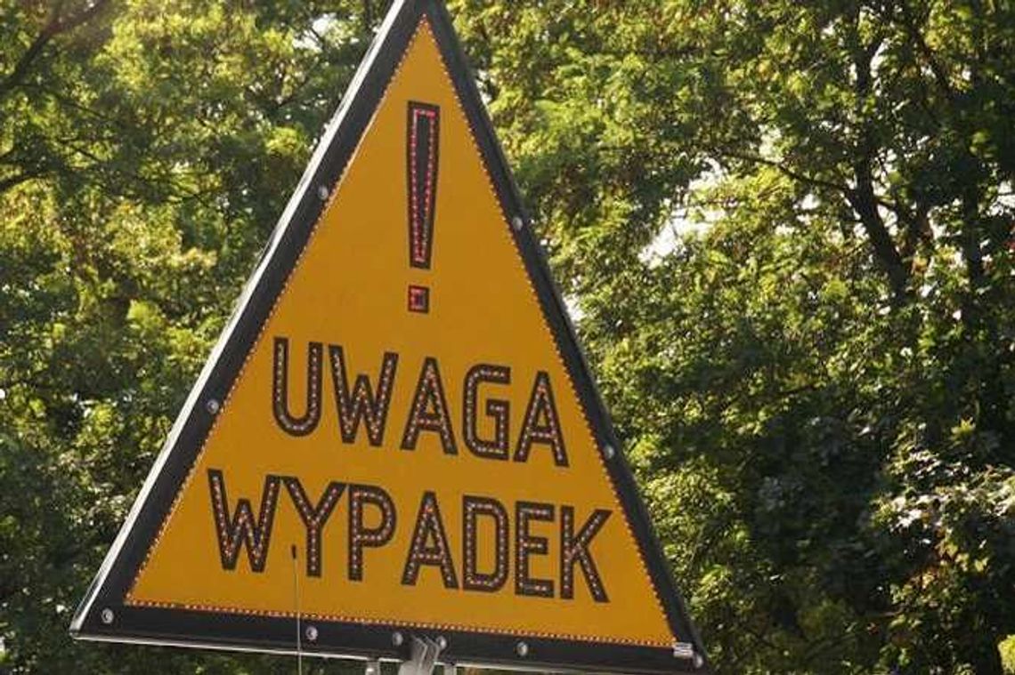 Wypadek na DK 19. Skoda zderzyła się czołowo z ciężarówką