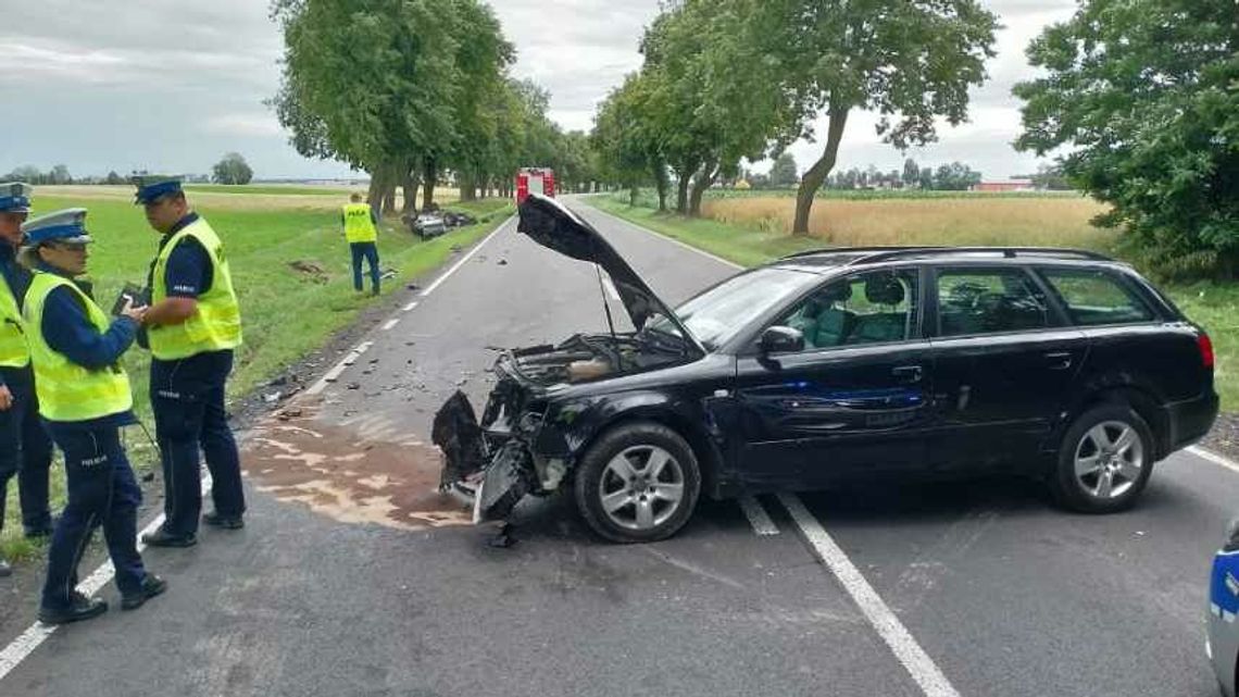 Wypadek na drodze krajowej. Kobieta nie ustąpiła pierwszeństwa, jedna osoba w szpitalu