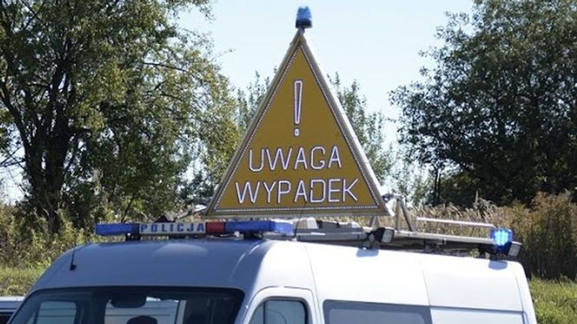 Wypadek na drodze krajowej nr 17 pod Krasnymstawem. Sześć osób rannych Wypadek na drodze krajowej nr 17 pod Krasnymstawem. Sześć osób rannych