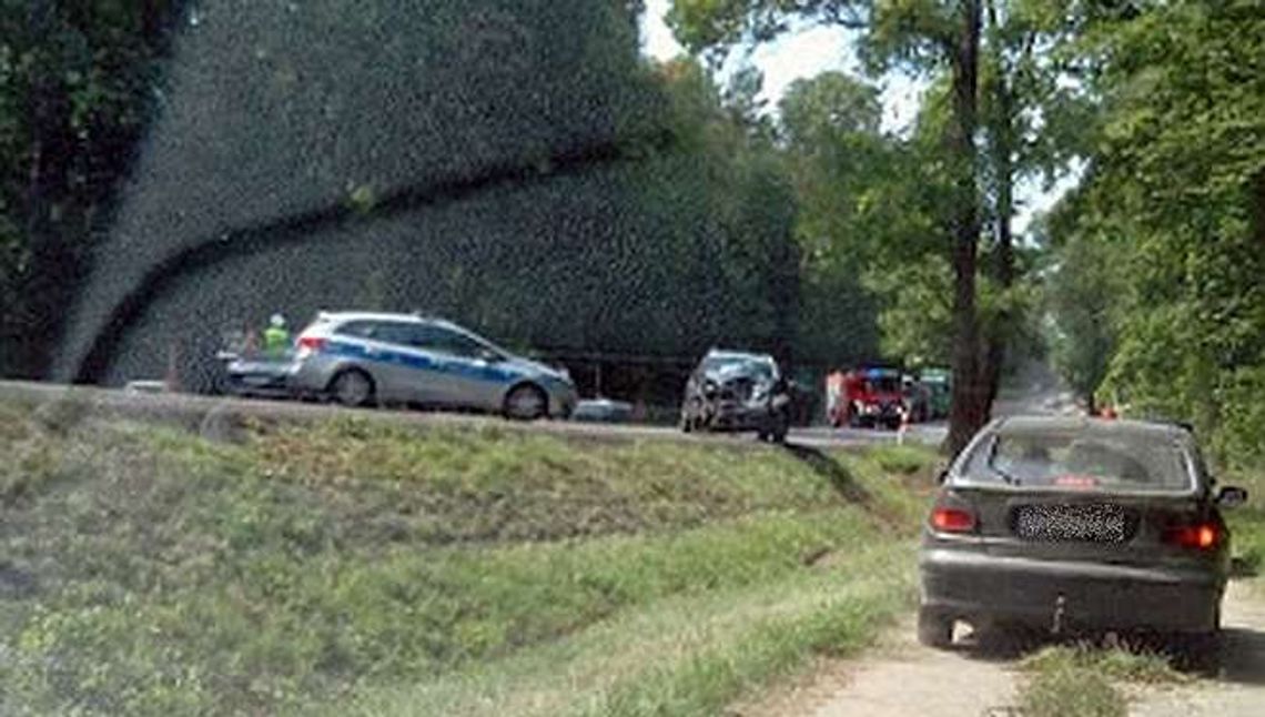 Wypadek na drodze krajowej nr 17. Zderzenie czterech samochodów