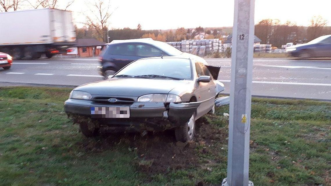 Wypadek na drodze krajowej nr 19. Samochód dostawczy zderzył się z osobowym