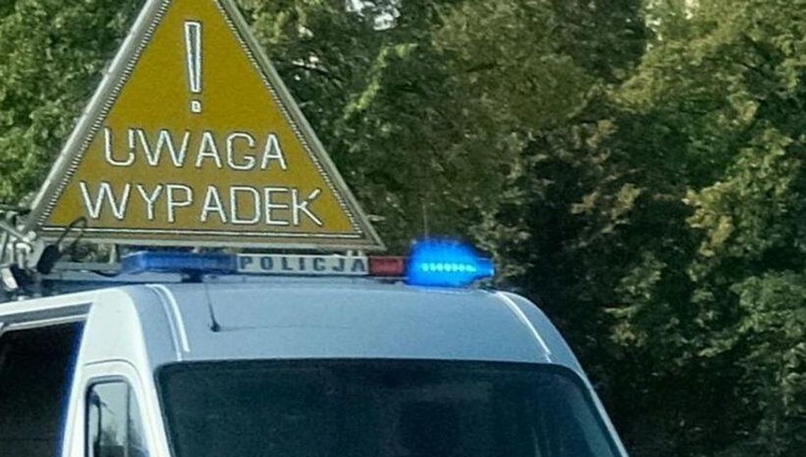 Wypadek na drodze krajowej nr 74. Kierowcy muszą jechać objazdem