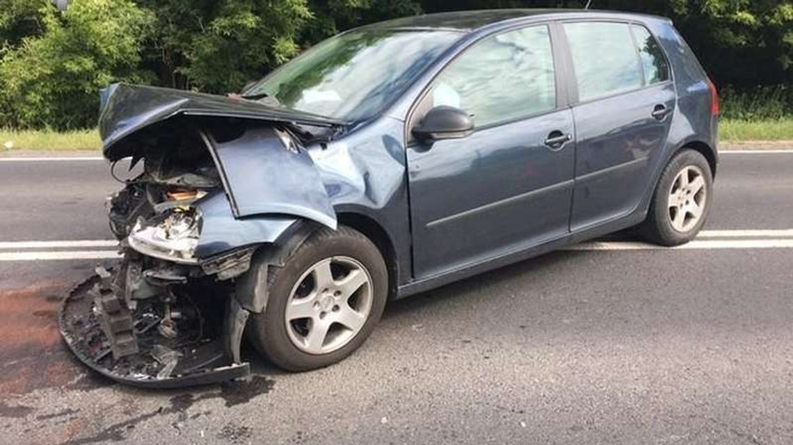 Wypadek na drodze Łęczna-Lublin. Dwie osoby w szpitalu Wypadek na drodze Łęczna-Lublin. Dwie osoby w szpitalu