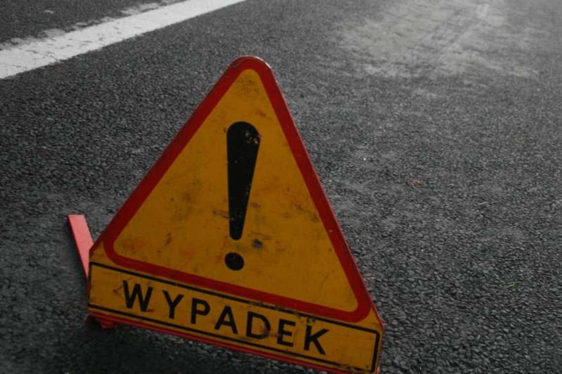 Wypadek na drodze Lublin - Piaski. Samochód zderzył się z busem