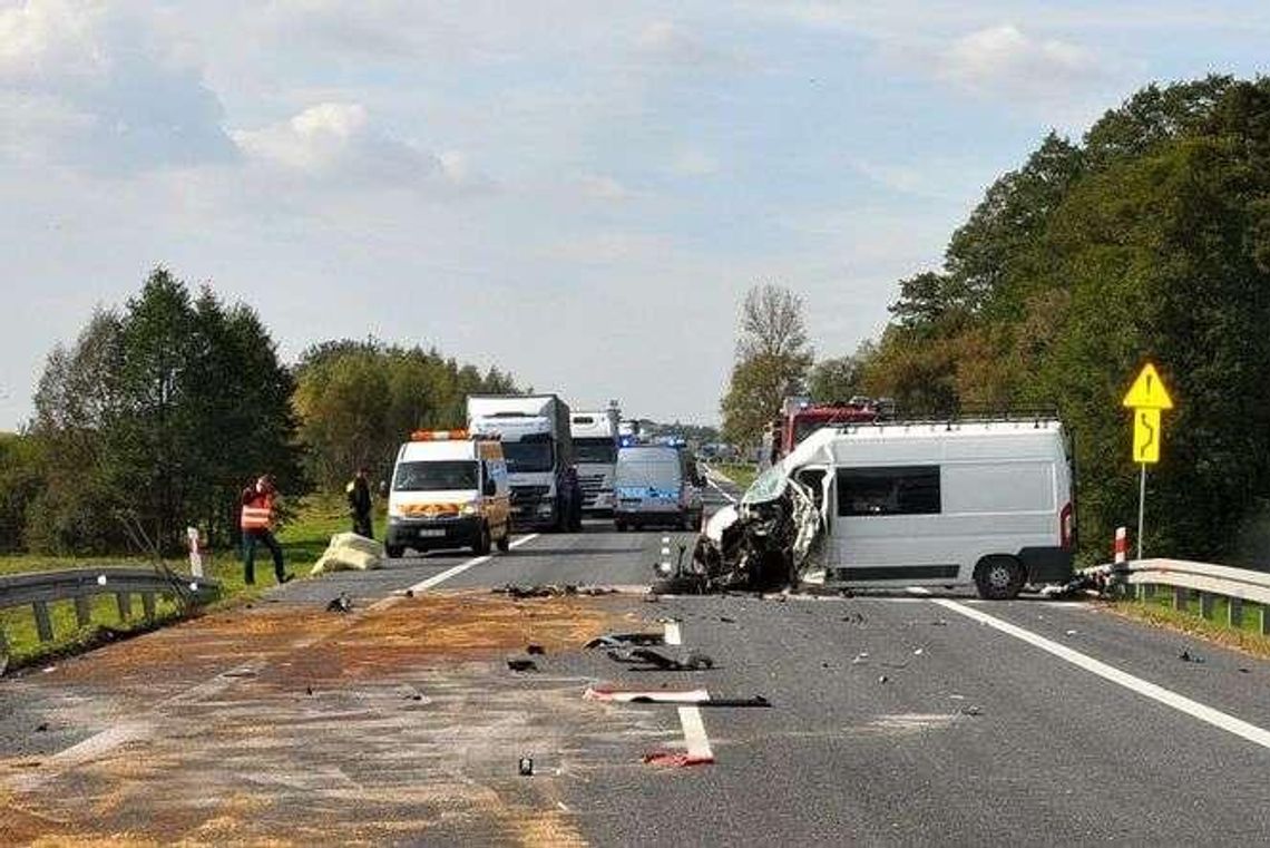 Wypadek na drodze nr 2. Ciężarówka zderzyła się z fiatem ducato Wypadek na drodze nr 2. Ciężarówka zderzyła się z fiatem ducato