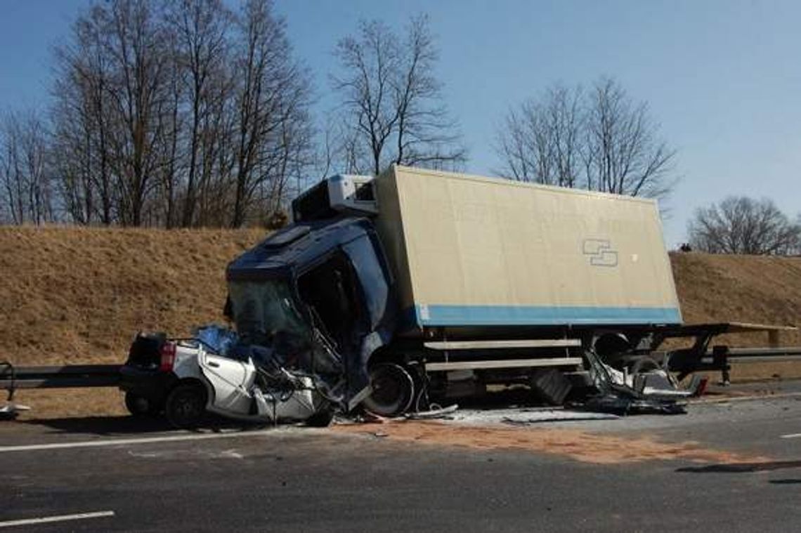 Wypadek na drodze S3. Nie żyje jedna osoba