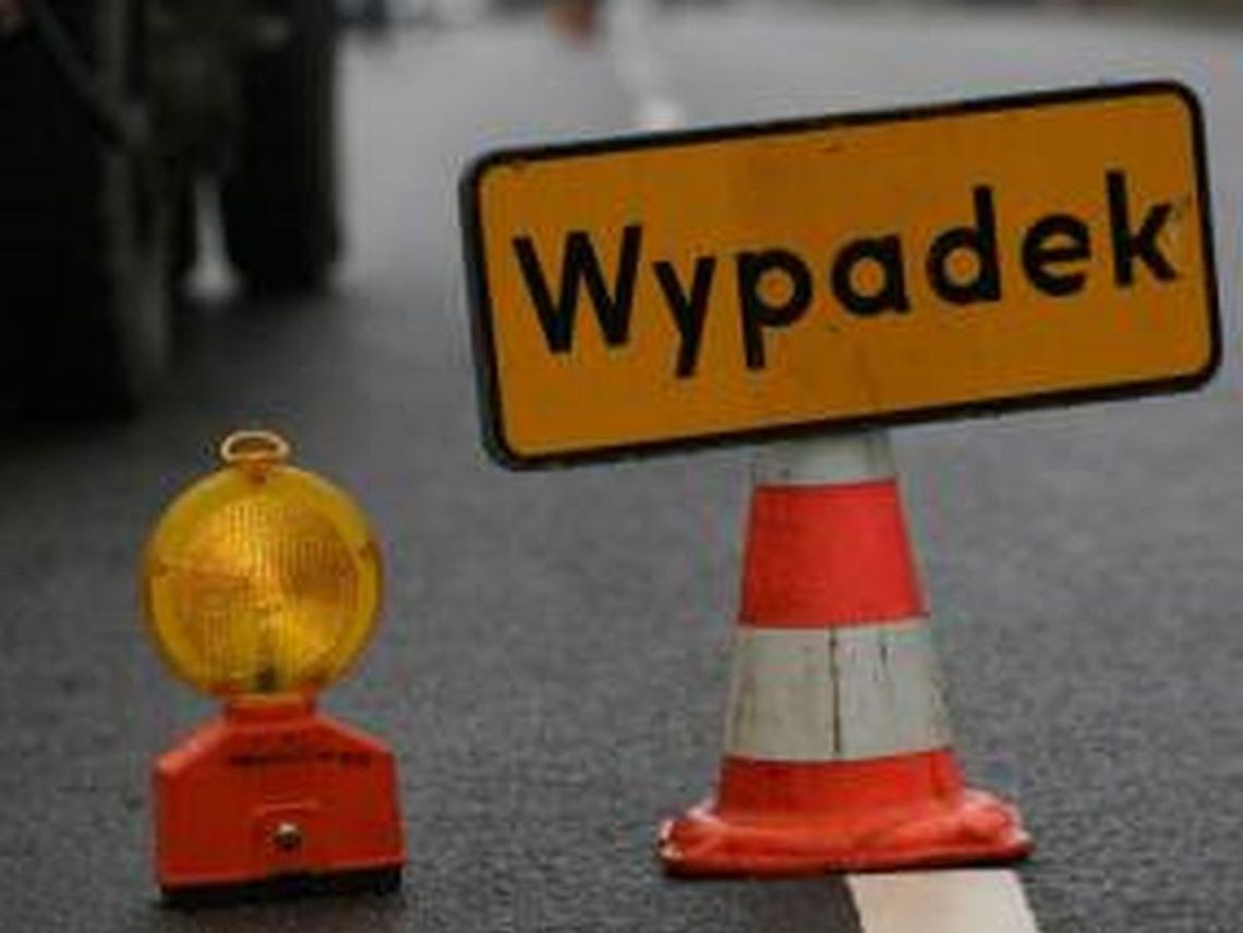Wypadek na Głębokiej, 4 osoby w szpitalu Wypadek na Głębokiej, 4 osoby w szpitalu