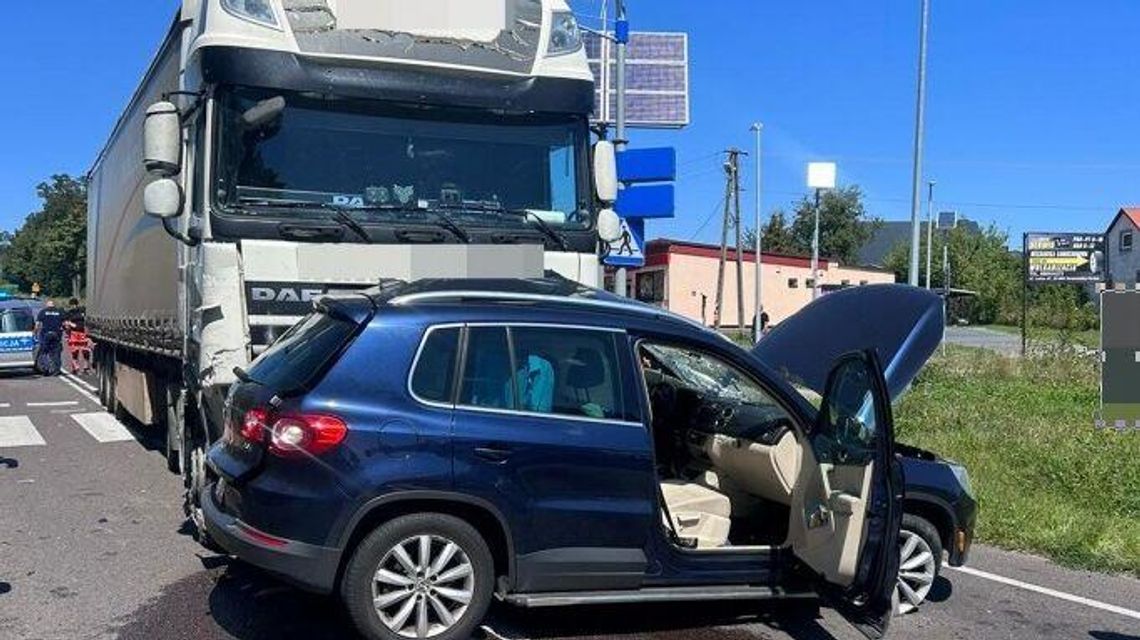 Wypadek na krajówce między Zamościem a Tomaszowem. Dwie osoby ranne Wypadek na krajówce między Zamościem a Tomaszowem. Dwie osoby ranne