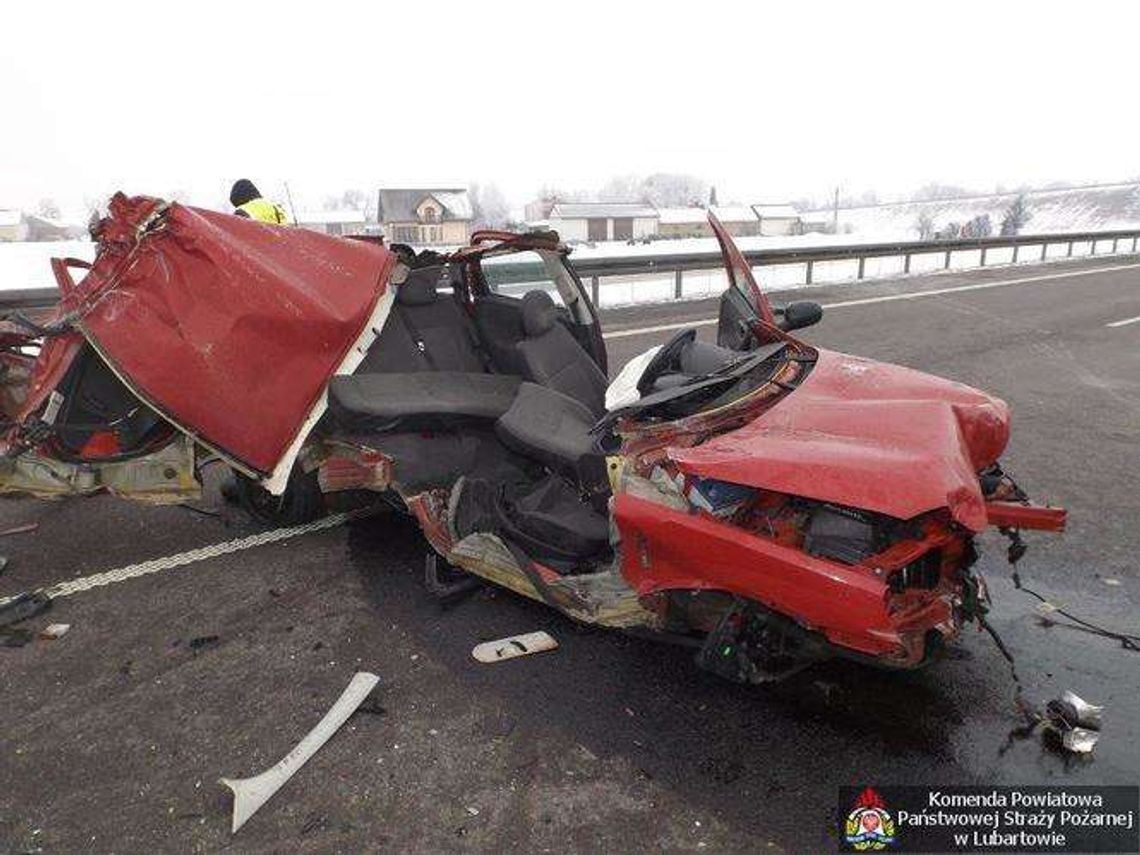 Wypadek na obwodnicy Kocka. Jedna osoba nie żyje, utrudnienia