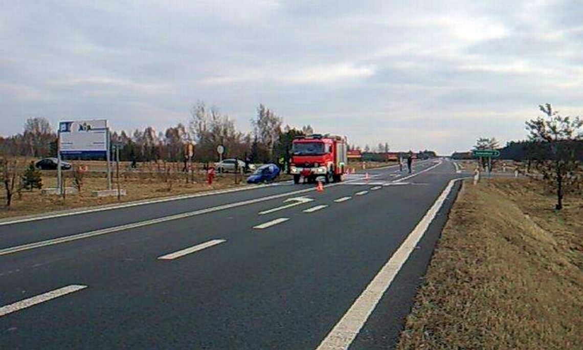 Wypadek na obwodnicy Lubartowa: Kobieta w ciąży zabrana do szpitala