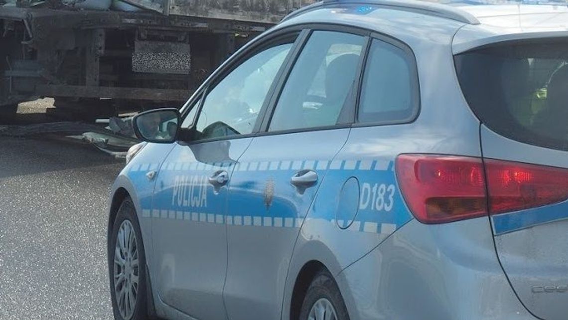 Wypadek na obwodnicy Lublina. Samochód osobowy zderzył się z busem