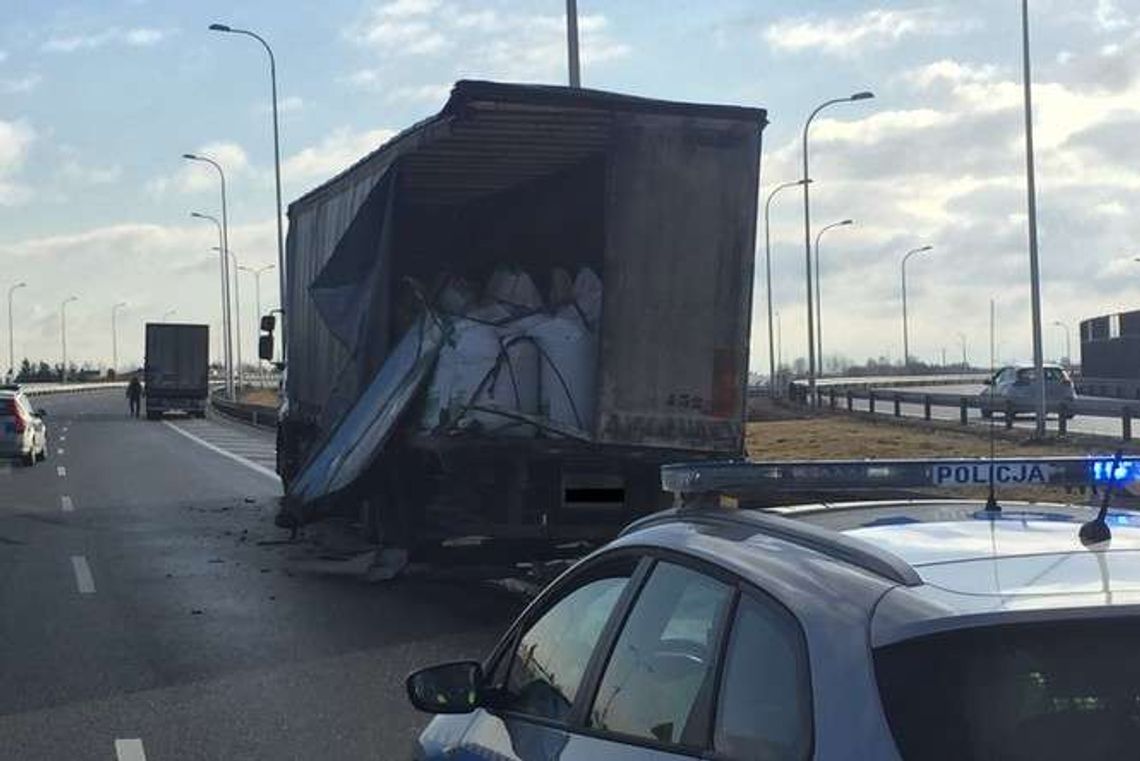 Wypadek na obwodnicy Lublina. Zderzyły się dwie ciężarówki Wypadek na obwodnicy Lublina. Zderzyły się dwie ciężarówki