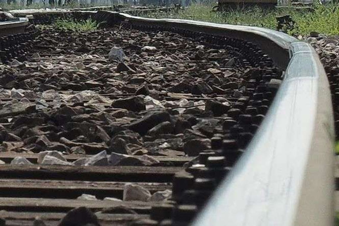 Wypadek na przejeździe kolejowym w Lublinie. Stanął za blisko torów