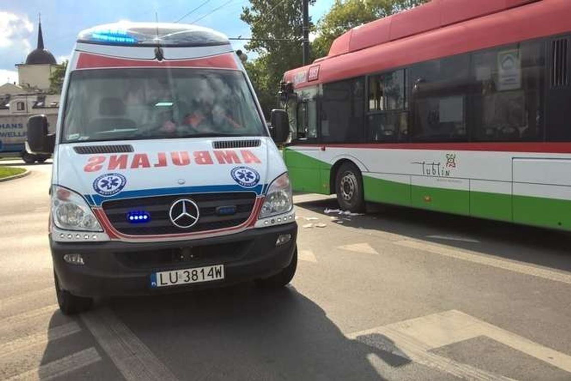 Wypadek na rondzie Mohyły. Starsza kobieta pod kołami trolejbusu