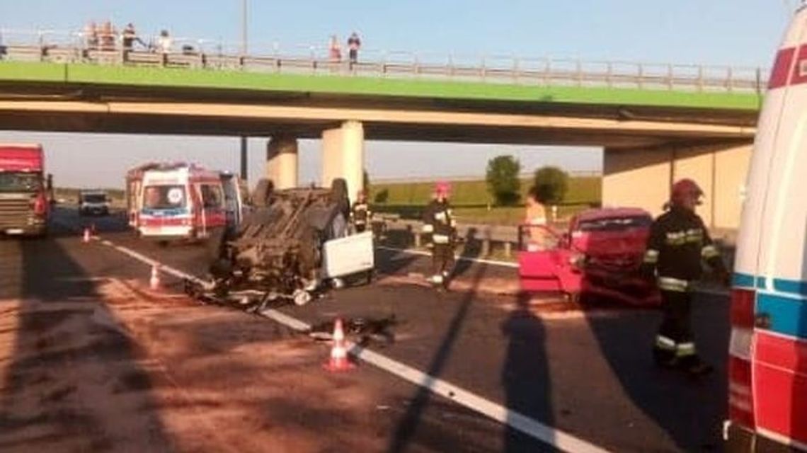 Wypadek na S12. Kobieta jechała pod prąd obwodnicą Piask. Pięć osób w szpitalu