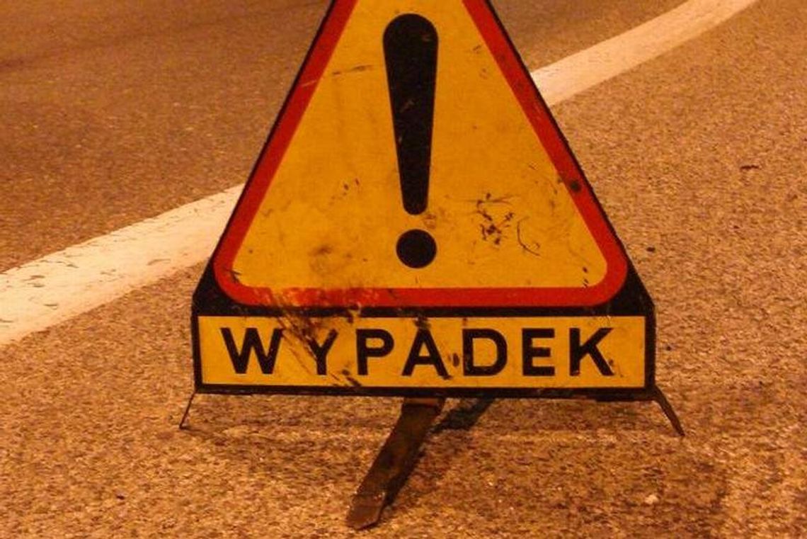 Wypadek na S17. Bus zderzył się z samochodem