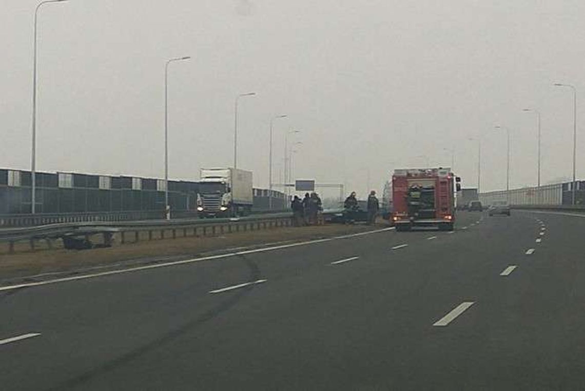 Wypadek na S17. Zderzyły się dwa samochody