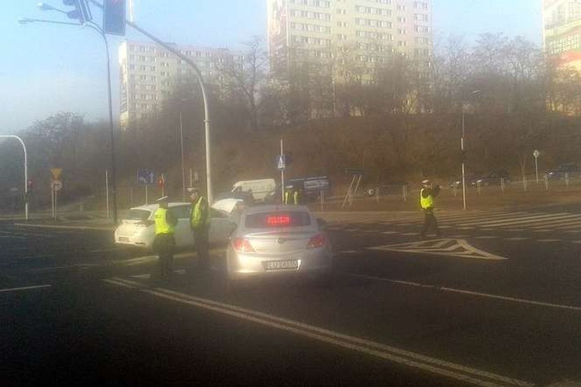 Wypadek na skrzyżowaniu al. Kompozytorów Polskich i Solidarności