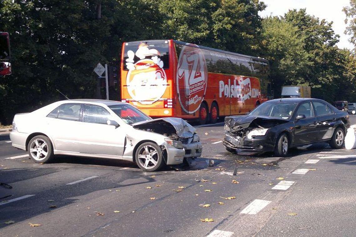 Wypadek na skrzyżowaniu al. Warszawskiej i ul. Zbożowej: Wielkie korki Wypadek na skrzyżowaniu al. Warszawskiej i ul. Zbożowej: Wielkie korki