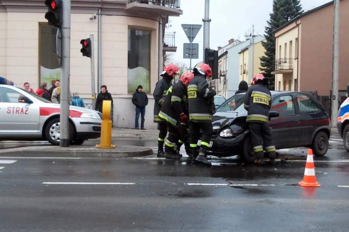 Wypadek na skrzyżowaniu ul. Kunickiego i Pawiej