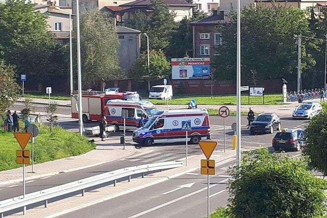 Wypadek na skrzyżowaniu ul. Węglarza i Walecznych. "Tu jest bardzo niebezpiecznie"