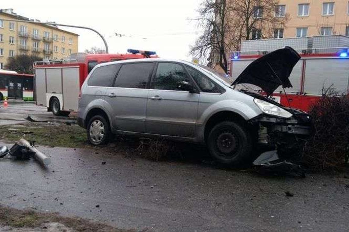 Wypadek na skrzyżowaniu w centrum Lublina. Jedna osoba w szpitalu