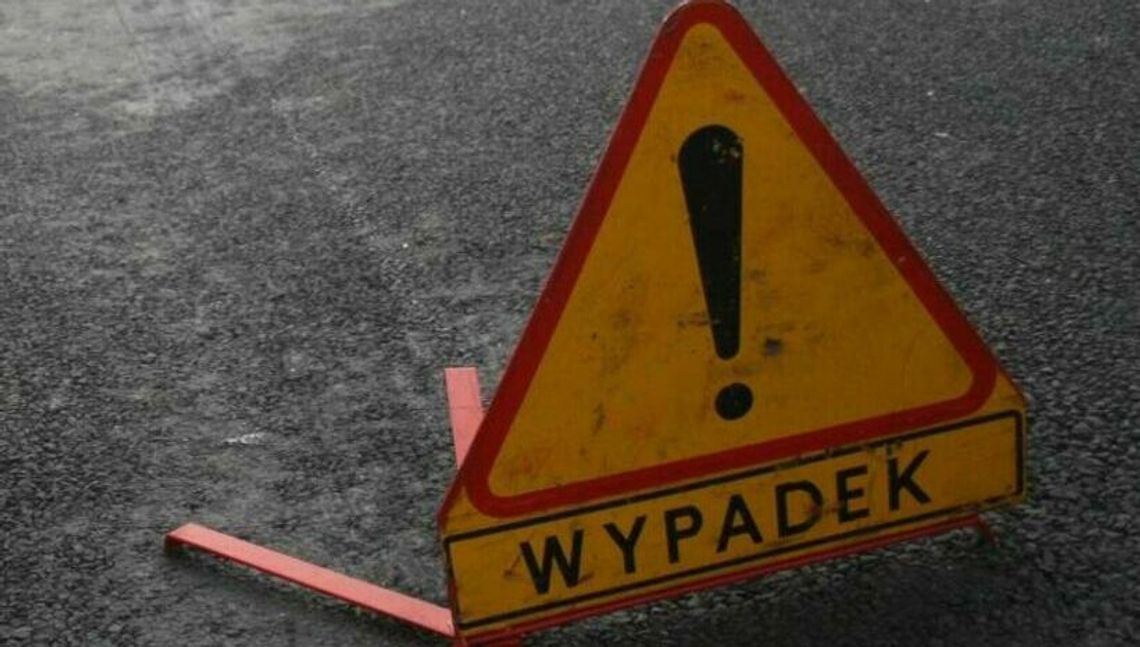 Wypadek na trasie do Lublina. Przewrócił się bus. Jedna osoba ranna