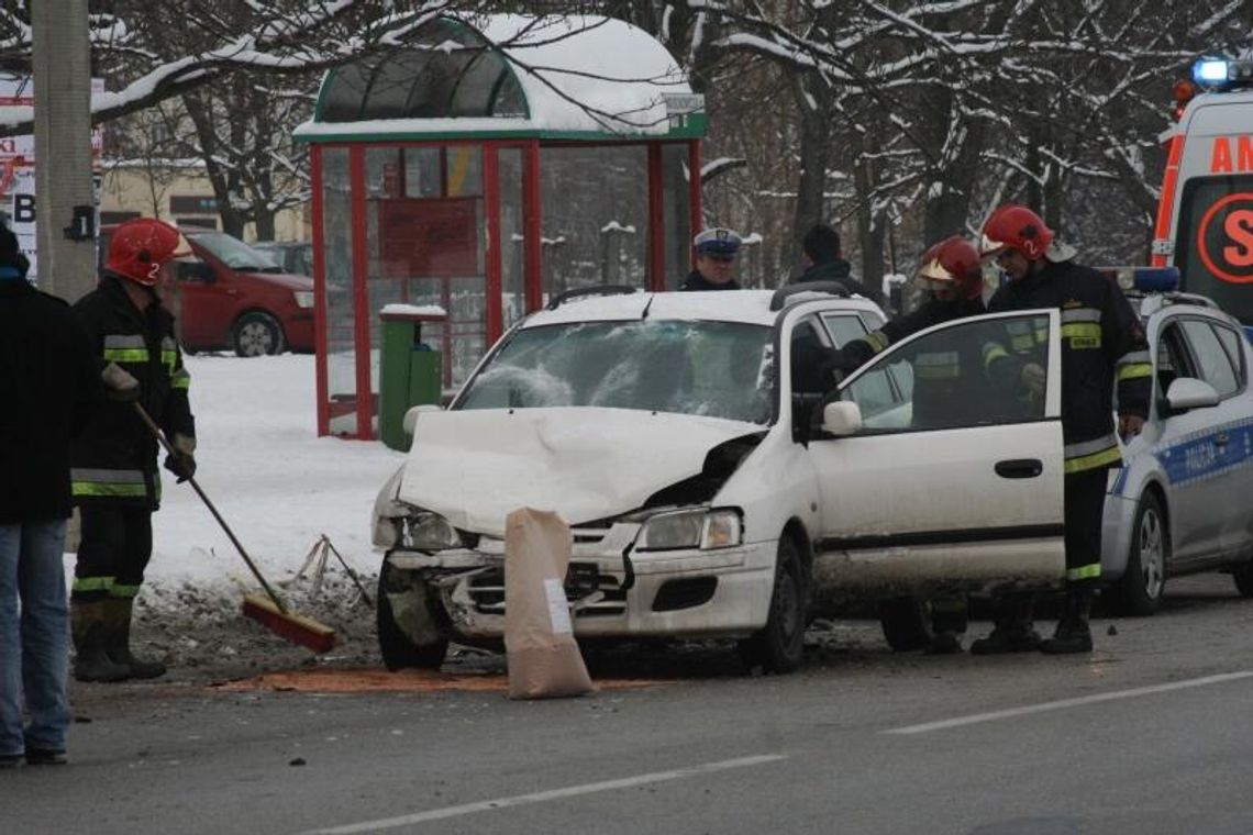 Wypadek na ul. Diamentowej w Lublinie. Kierowca miał 2,6 promila Wypadek na ul. Diamentowej w Lublinie. Kierowca miał 2,6 promila