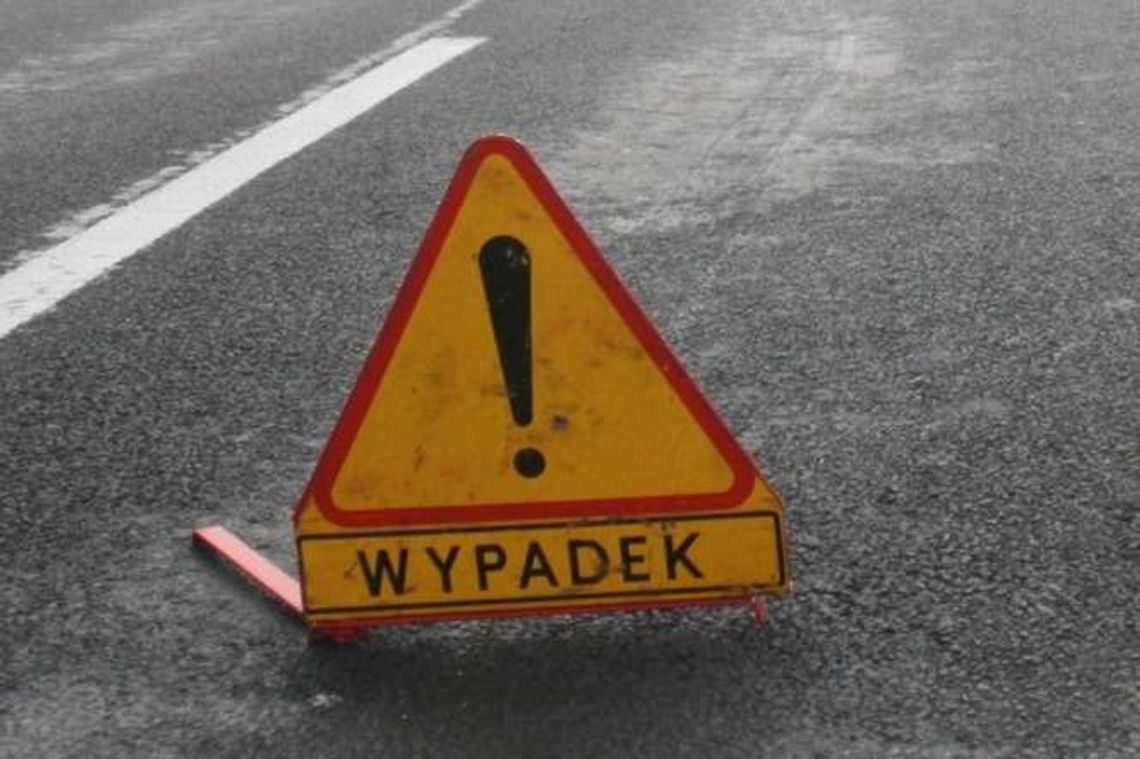 Wypadek na ul. Do Dysa. Zderzyły się dwa samochody