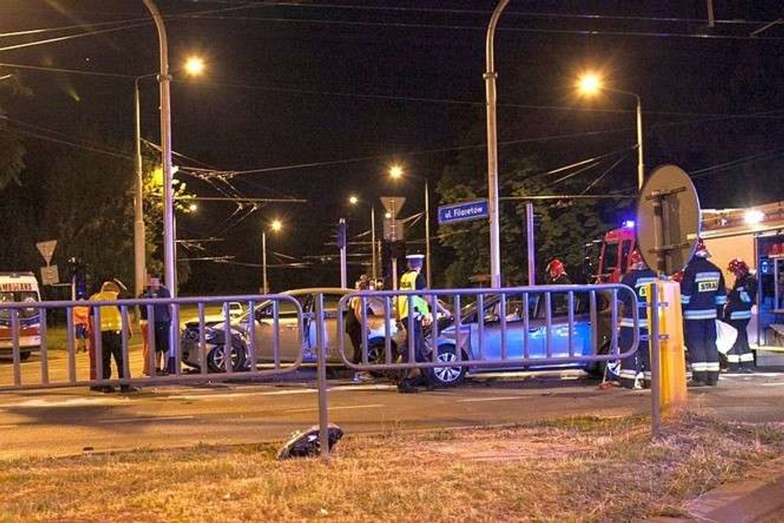 Wypadek na ul. Głębokiej. Zderzyły się dwa samochody