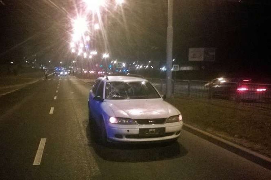 Wypadek na ul. Jana Pawła II. Pieszy potrącony przez samochód