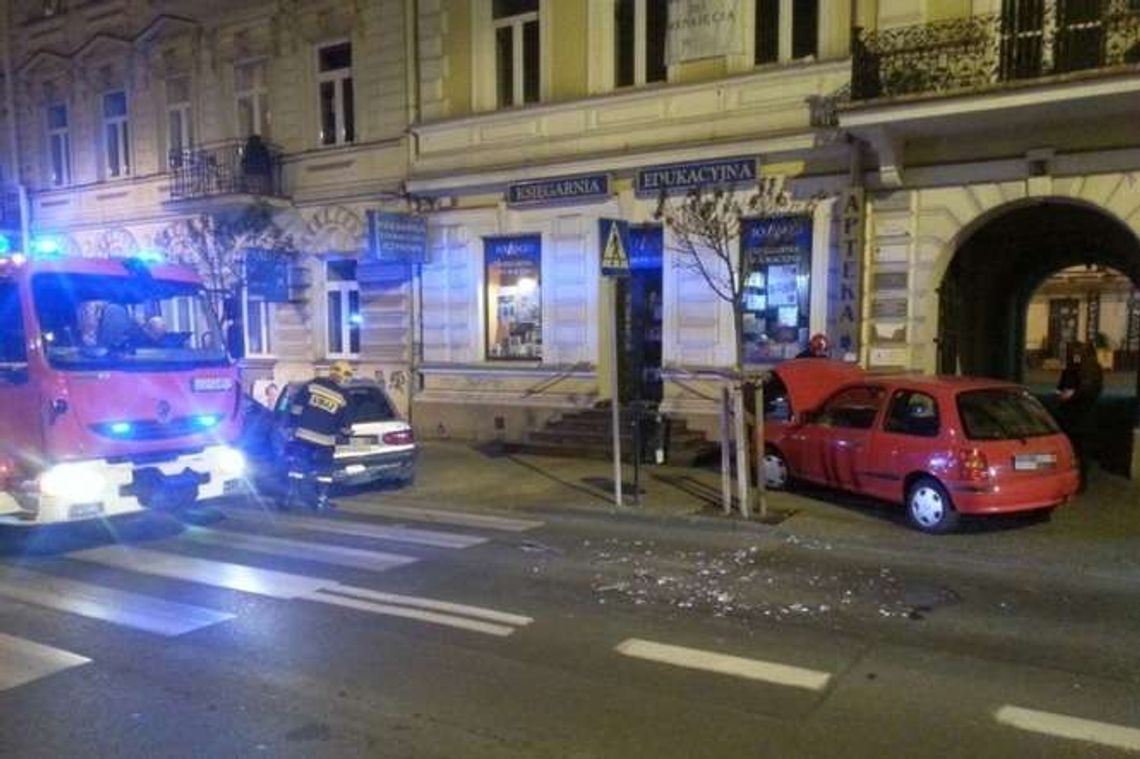 Wypadek na ul. Kołłątaja. Nissan uderzył w forda