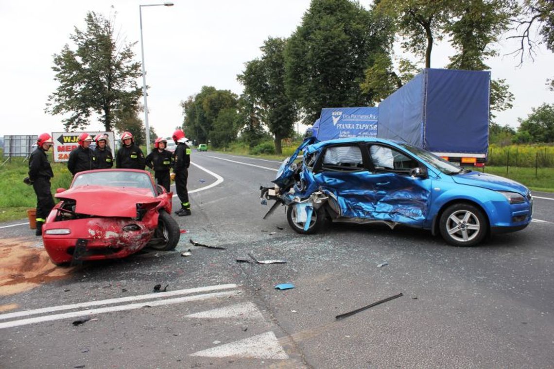 Wypadek na ul. Lubelskiej w Puławach. Dwie osoby ranne (zdjęcia)