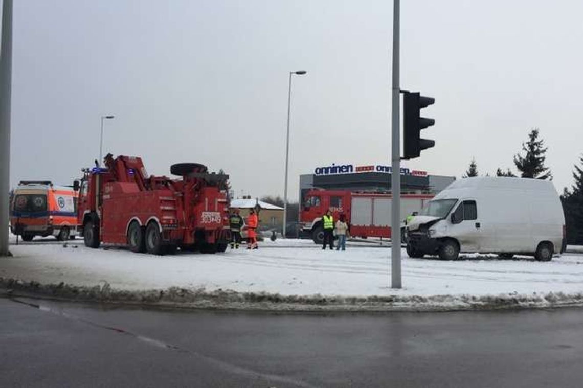 Wypadek na ul. Mełgiewskiej. Zderzyły się dwa samochody